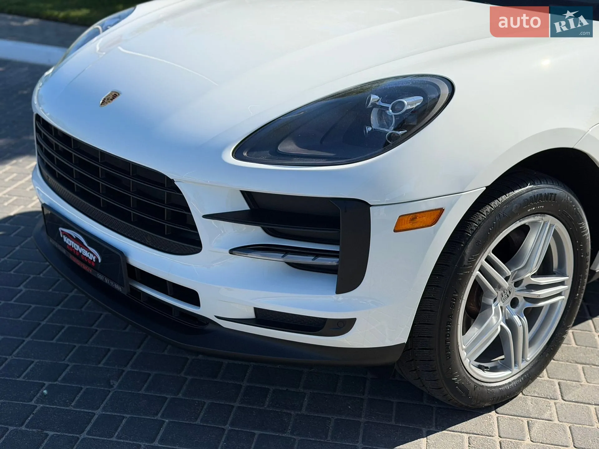 2020 Porsche Macan - мініатюра 4