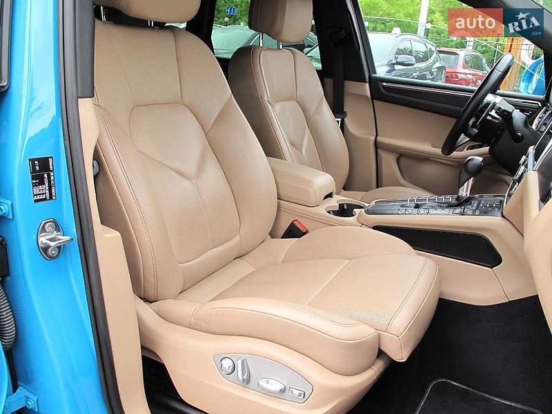 Внедорожник / Кроссовер Porsche Macan 2018 в Киеве