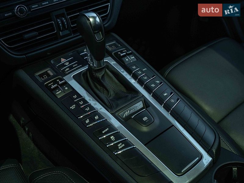 Внедорожник / Кроссовер Porsche Macan 2021 в Черновцах