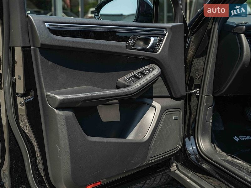 Внедорожник / Кроссовер Porsche Macan 2021 в Черновцах