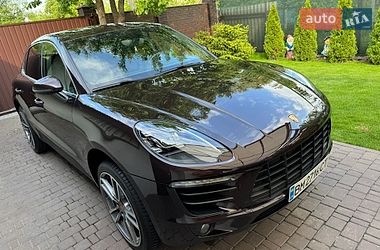 Позашляховик / Кросовер Porsche Macan 2015 в Дніпрі