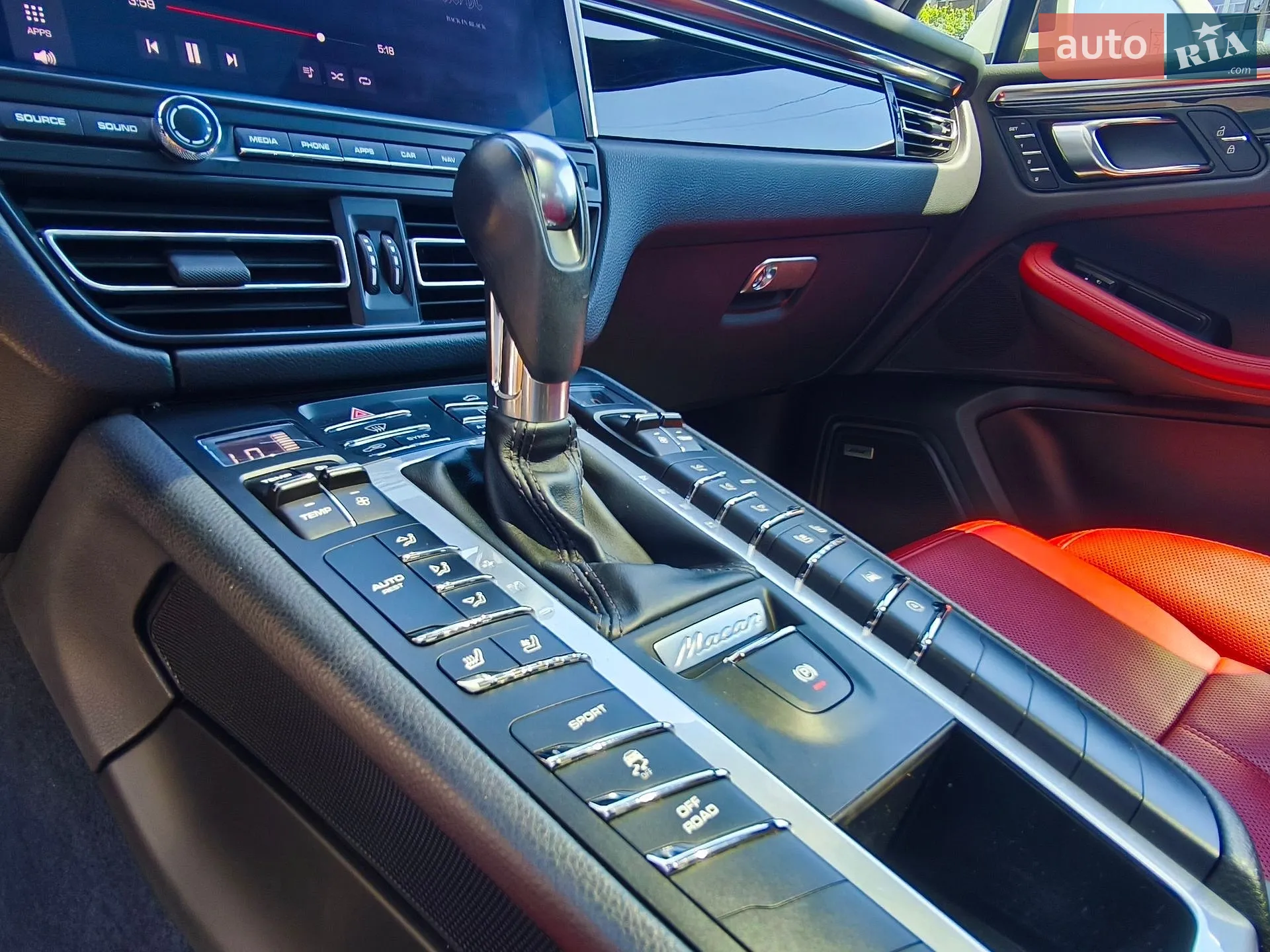 2020 Porsche Macan - мініатюра 23