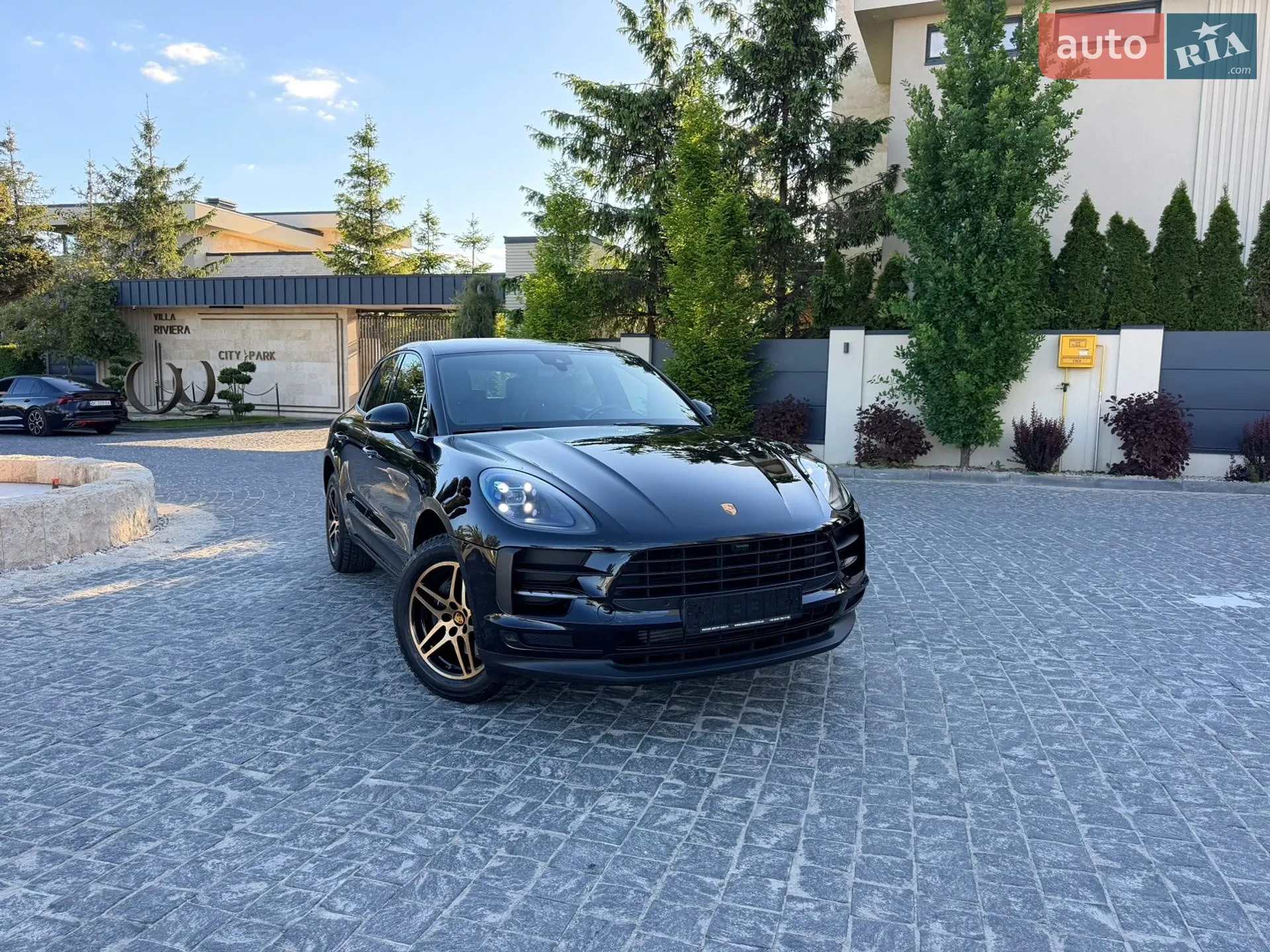 2021 Porsche Macan - мініатюра 2