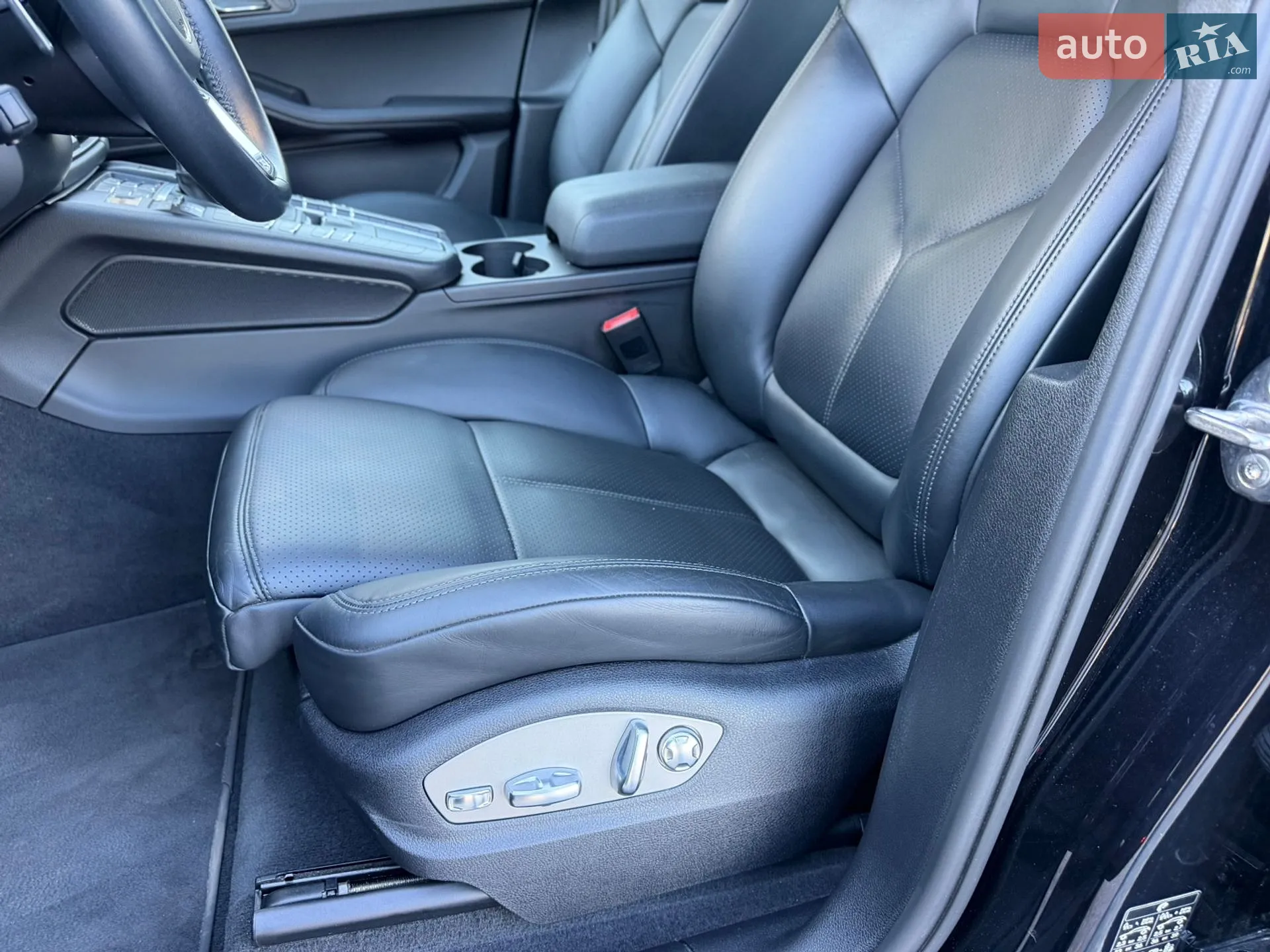 2021 Porsche Macan - мініатюра 29