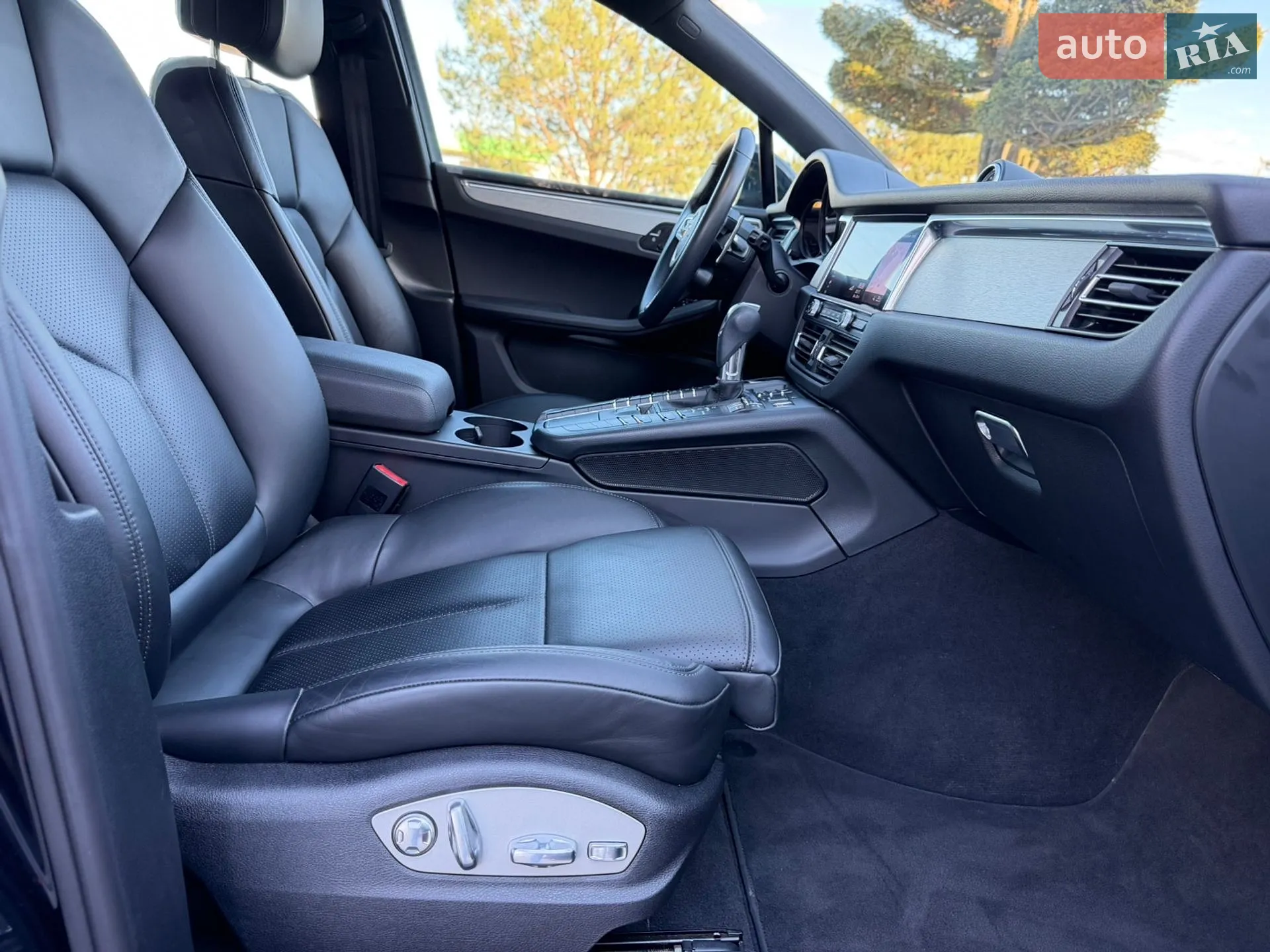 2021 Porsche Macan - мініатюра 32