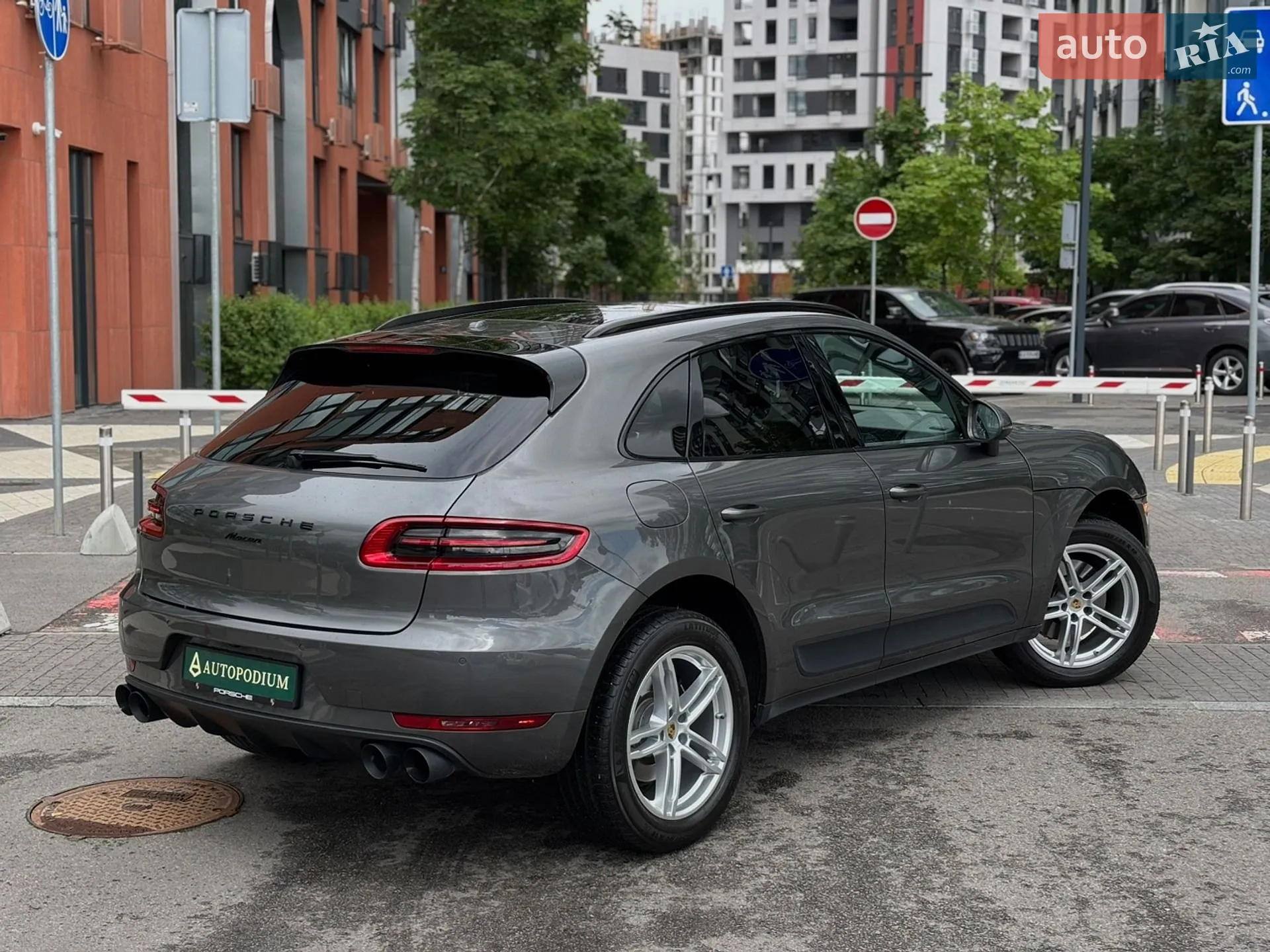 2017 Porsche Macan - мініатюра 12