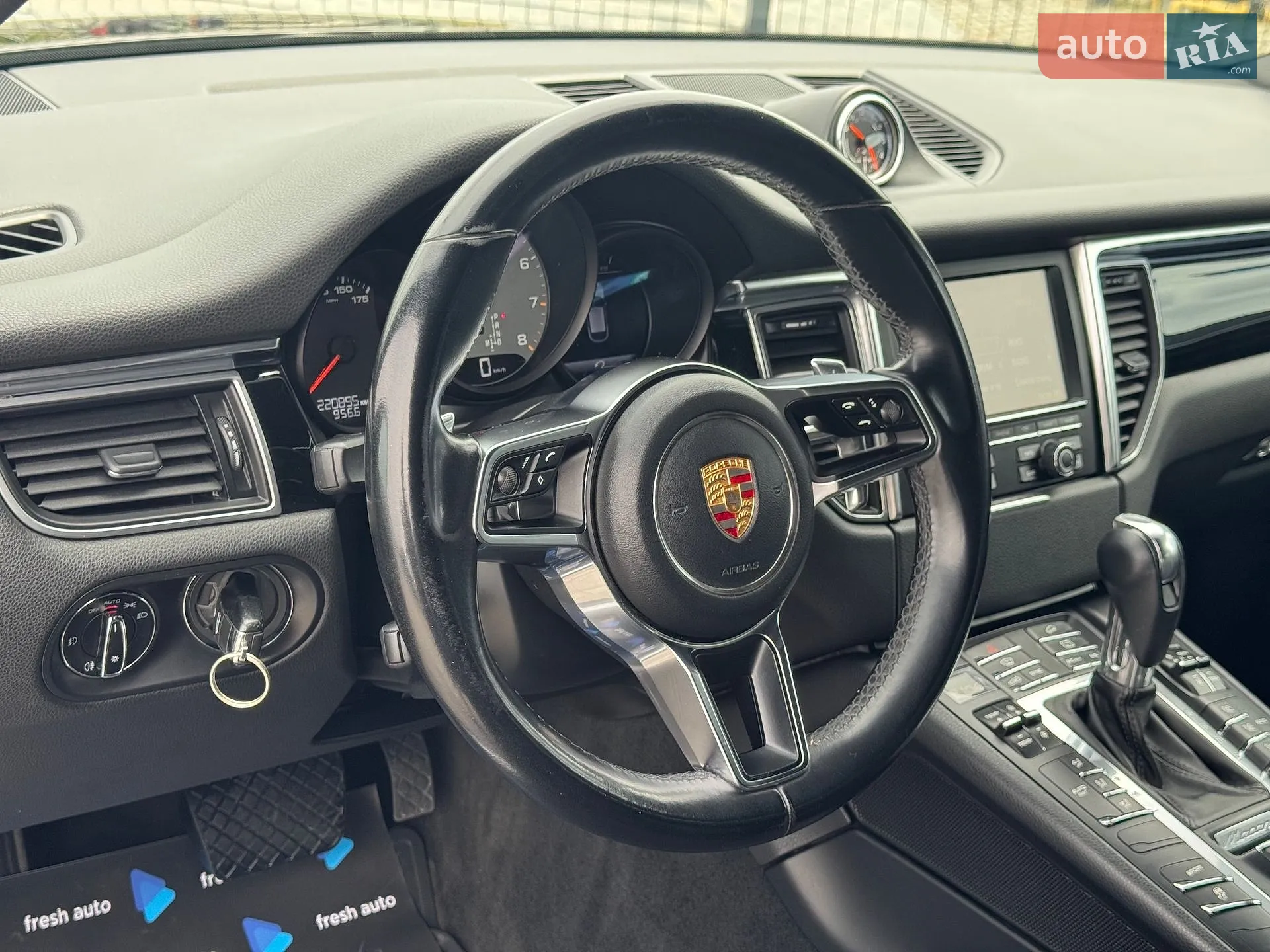 2015 Porsche Macan - мініатюра 16