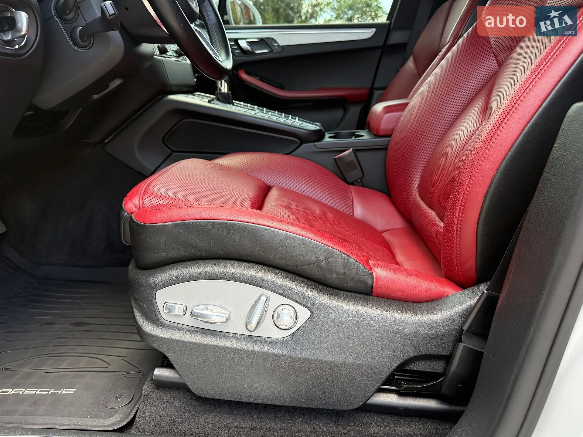 2016 Porsche Macan - мініатюра 22
