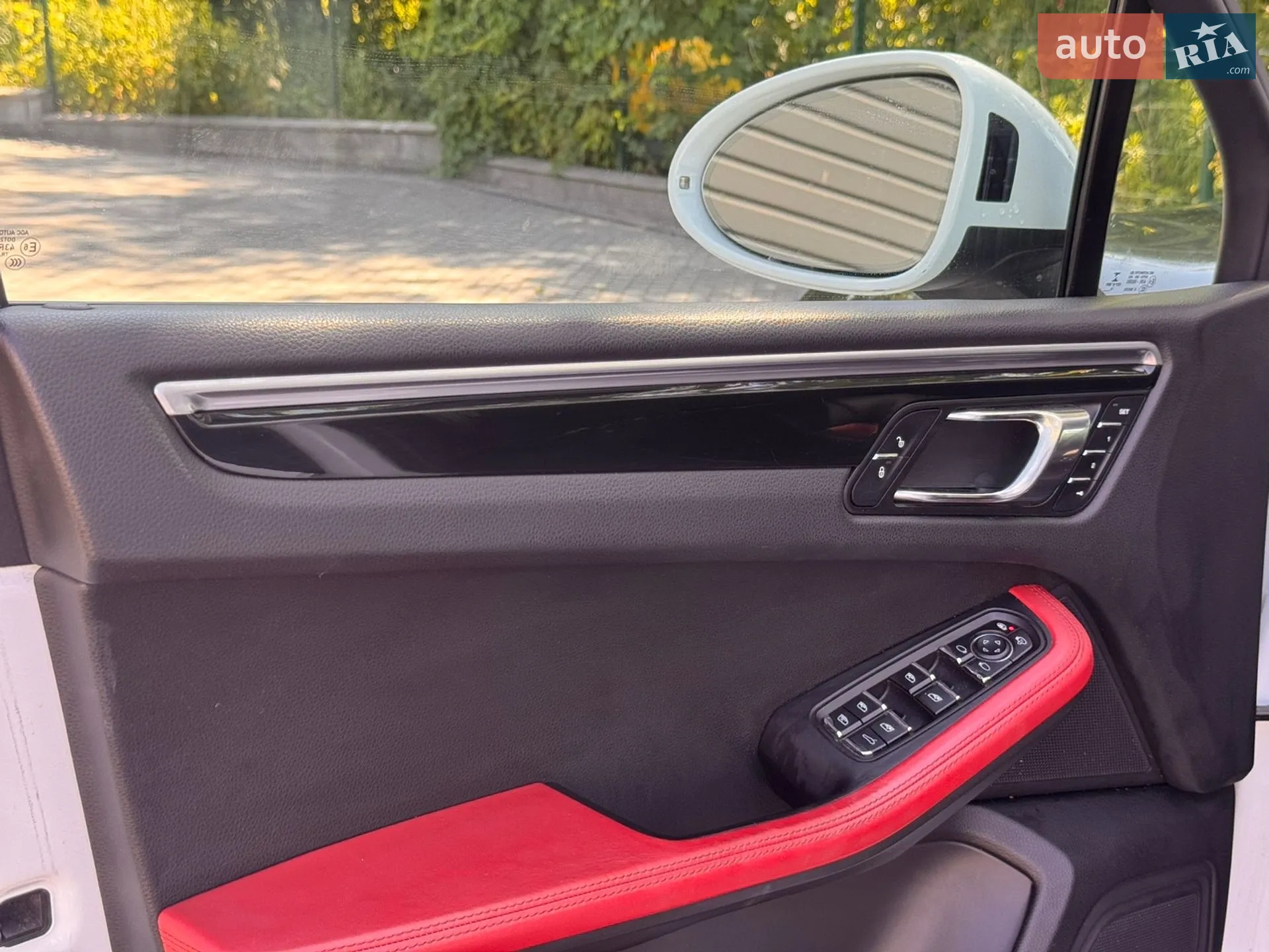 2016 Porsche Macan - мініатюра 9