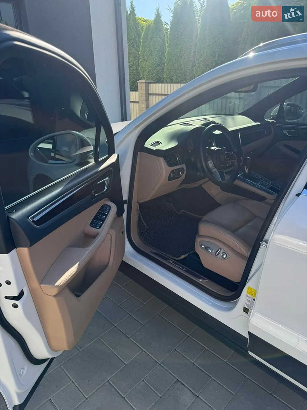 2020 Porsche Macan - мініатюра 2