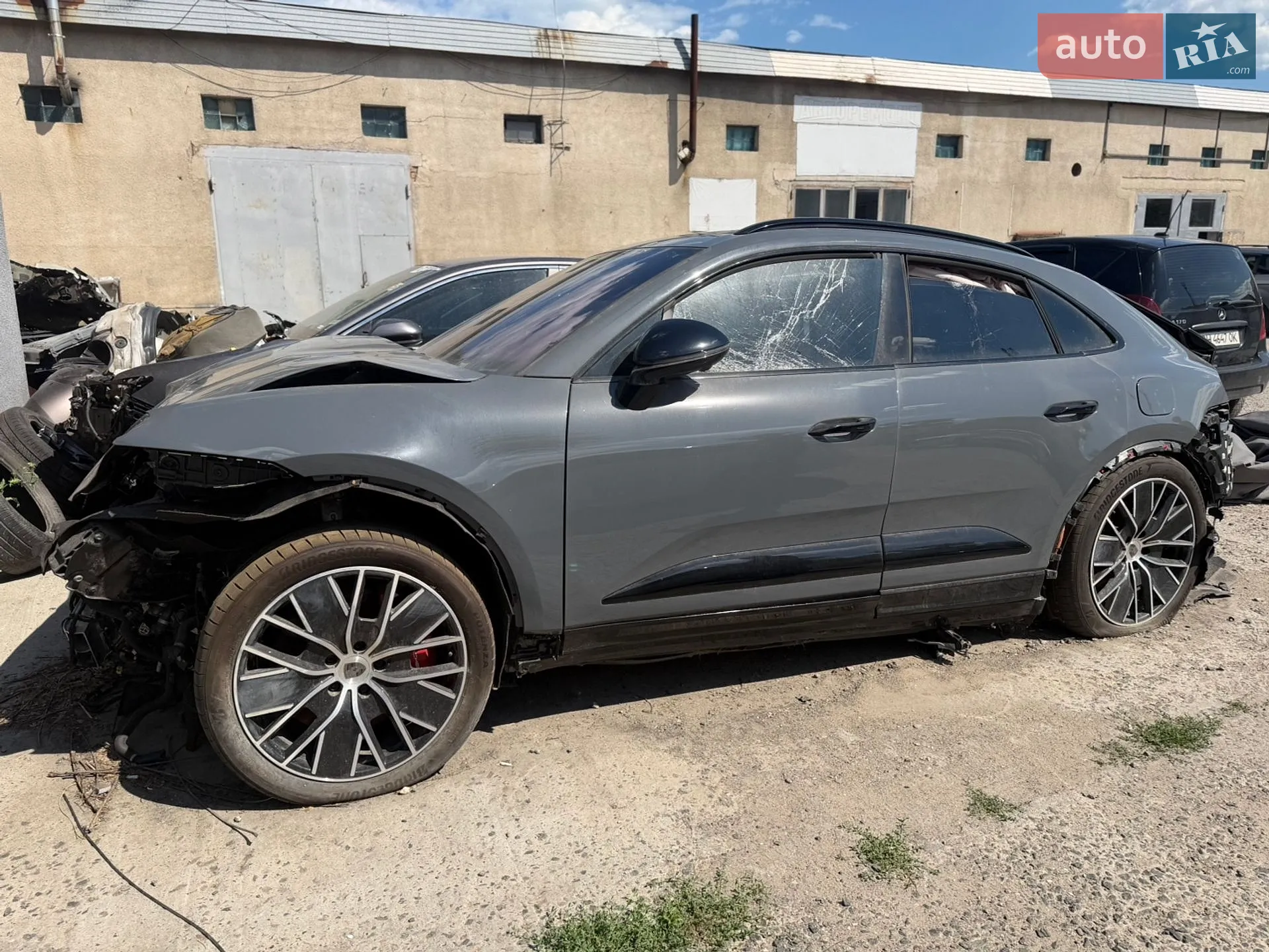 Porsche Macan 2025 VIN WP1ZZZXAZSL177354 фото оголошення 2 з 5