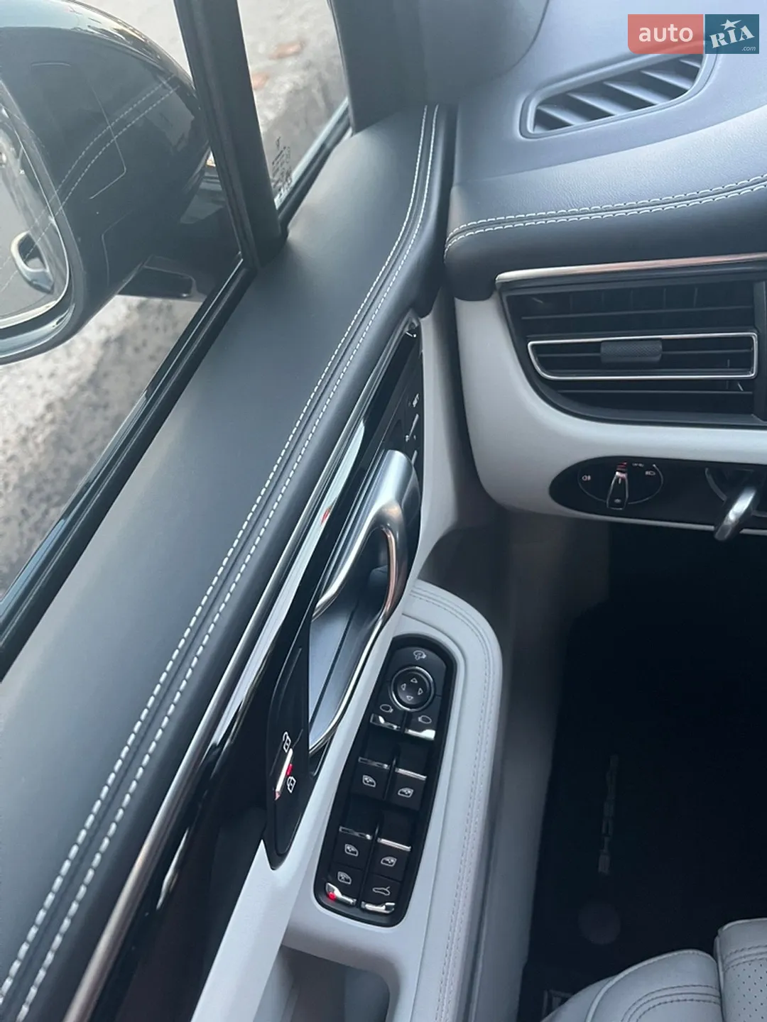 2024 Porsche Macan - мініатюра 10