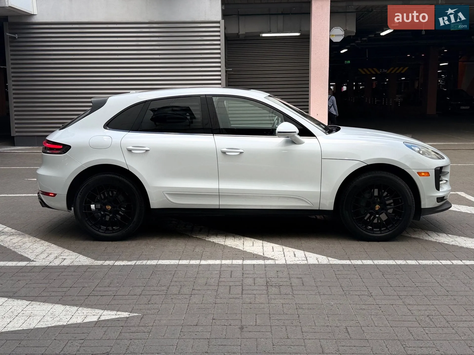 2021 Porsche Macan - мініатюра 3