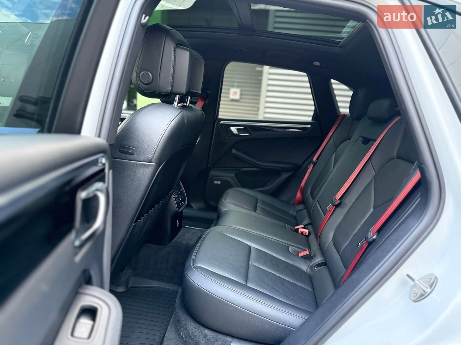 2021 Porsche Macan - мініатюра 9