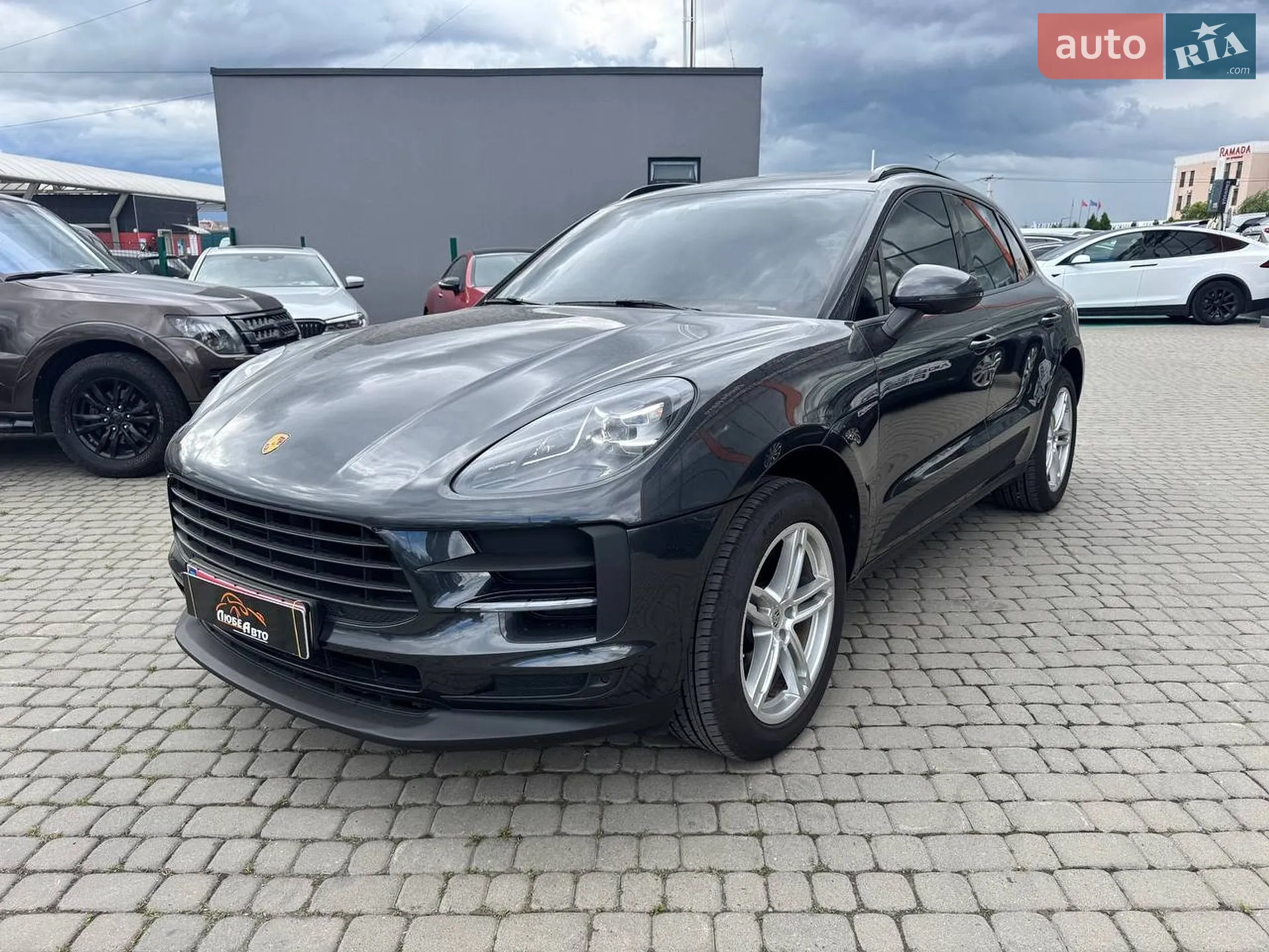 2020 Porsche Macan - мініатюра 3