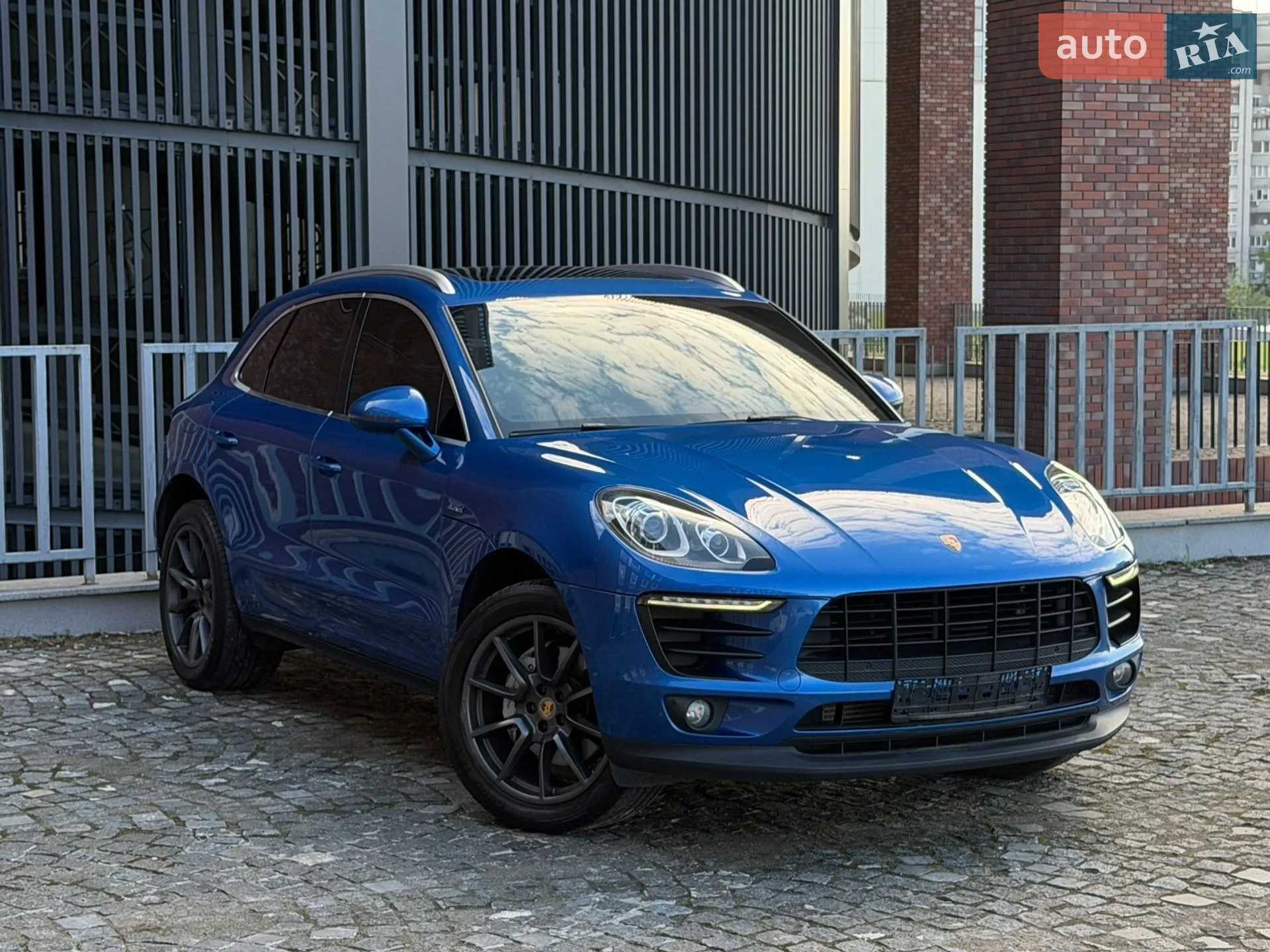 2017 Porsche Macan - мініатюра 2