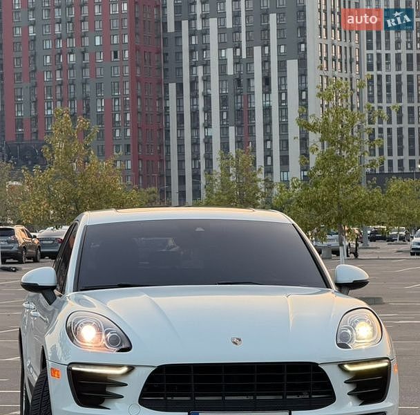 Позашляховик / Кросовер Porsche Macan 2016 в Києві