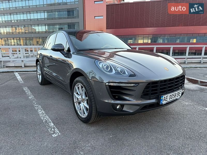 Porsche Macan, фото з оголошення