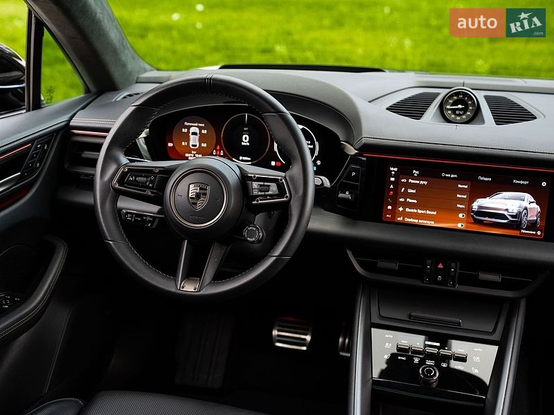 Внедорожник / Кроссовер Porsche Macan 2024 в Луцке