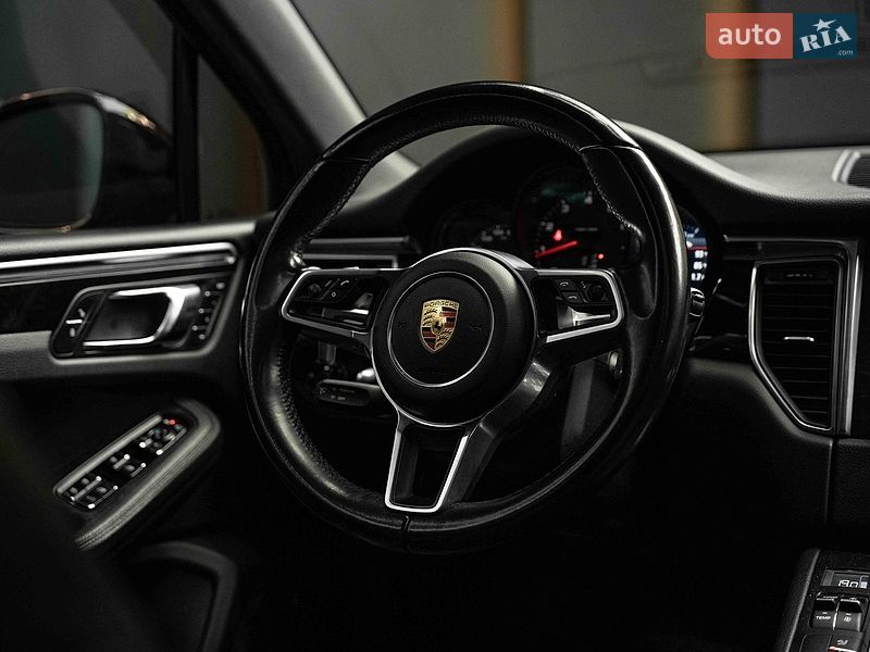 Внедорожник / Кроссовер Porsche Macan 2016 в Черновцах