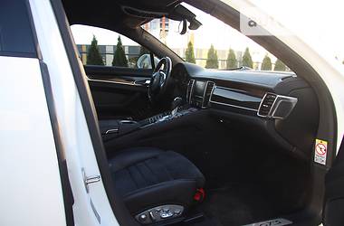 Хэтчбек Porsche Panamera 2013 в 