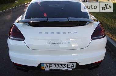 Хэтчбек Porsche Panamera 2013 в 
