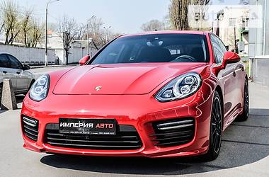 Седан Porsche Panamera 2014 в Киеве