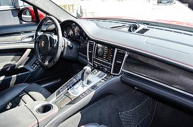 Седан Porsche Panamera 2014 в Киеве