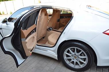 Седан Porsche Panamera 2010 в Запоріжжі