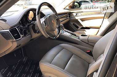 Седан Porsche Panamera 2011 в Киеве