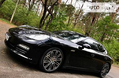 Хэтчбек Porsche Panamera 2011 в Киеве