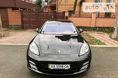 Седан Porsche Panamera 2011 в Киеве