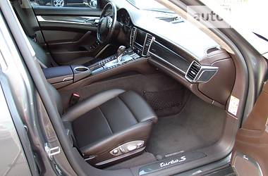 Седан Porsche Panamera 2012 в Києві