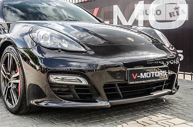 Седан Porsche Panamera 2012 в Киеве