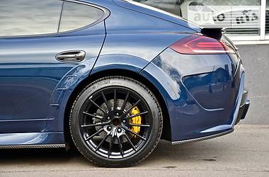 Седан Porsche Panamera 2010 в Киеве