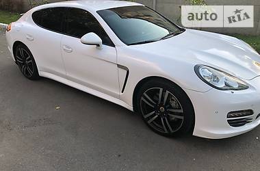 Лифтбек Porsche Panamera 2011 в Киеве