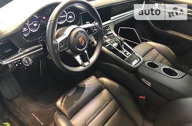 Купе Porsche Panamera 2018 в Киеве