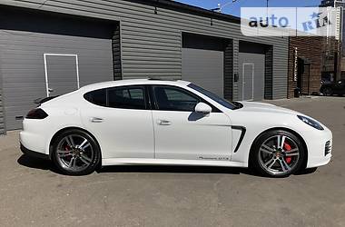 Седан Porsche Panamera 2014 в Киеве