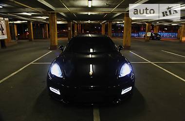 Седан Porsche Panamera 2012 в Одессе