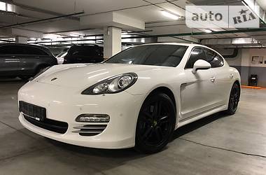 Лифтбек Porsche Panamera 2011 в Киеве