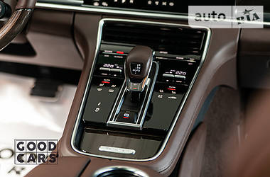Ліфтбек Porsche Panamera 2018 в 