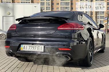 Хетчбек Porsche Panamera 2014 в Києві