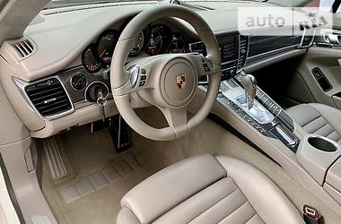 Хэтчбек Porsche Panamera 2010 в Киеве