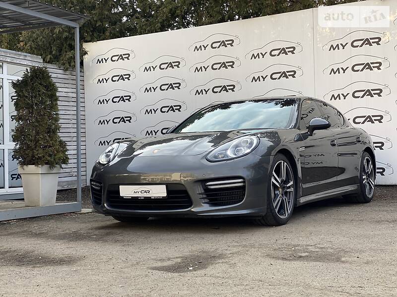 Хетчбек Porsche Panamera 2013 в 