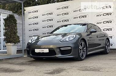Хетчбек Porsche Panamera 2013 в 