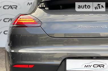 Хетчбек Porsche Panamera 2013 в 