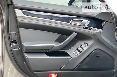 Хетчбек Porsche Panamera 2013 в 