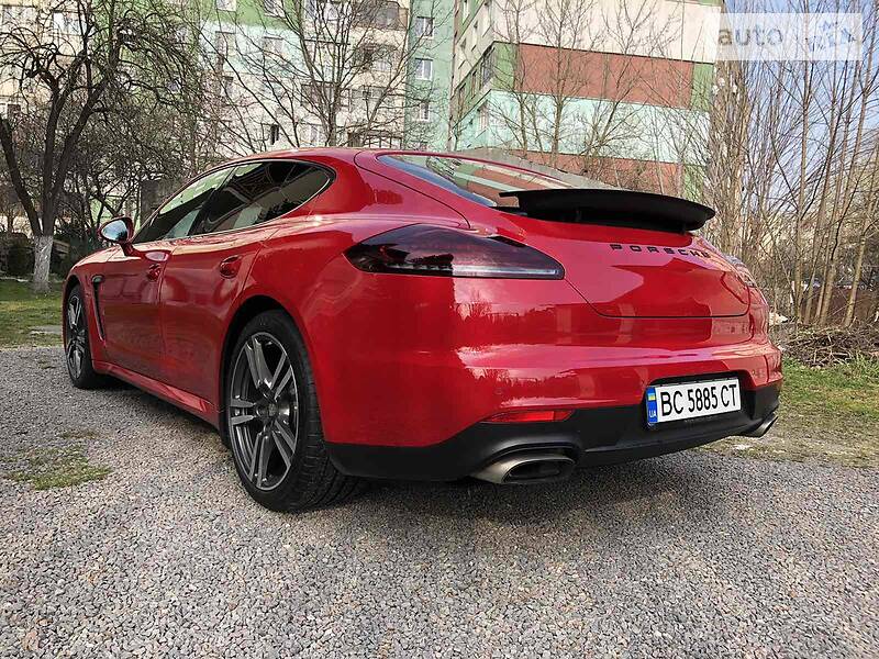Porsche Panamera 2014 в Львові