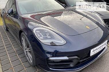 Купе Porsche Panamera 2019 в 