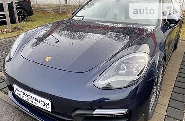 Купе Porsche Panamera 2019 в 